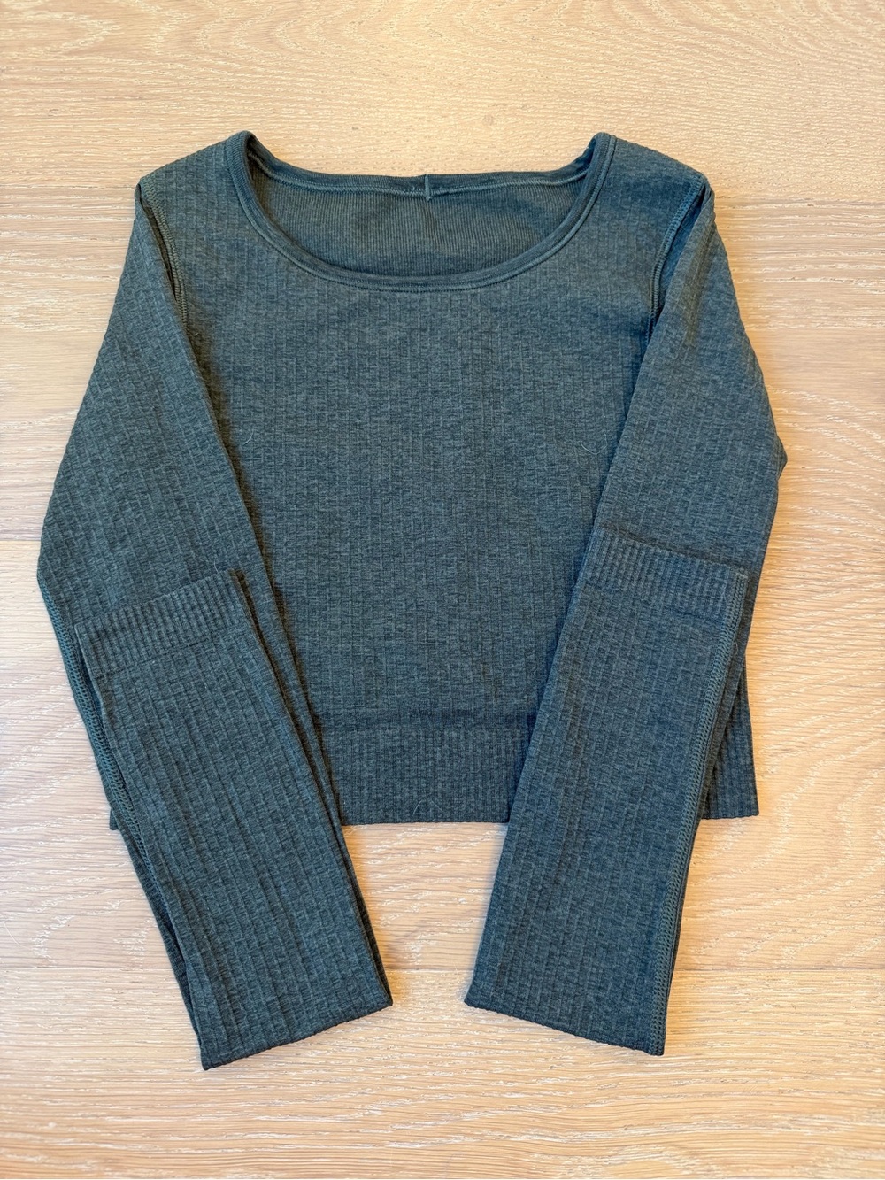 Lululemon Women’s Ribbed Long-Sleeve Crop Top in Green